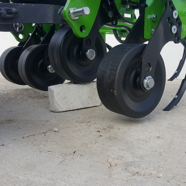 DSV - Macchine Agricole - Sarchiatore WEEDER